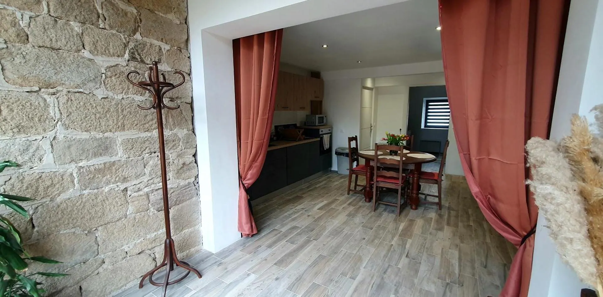 Grange Renovee Villa Senaillac-Latronquiere 0*,  France